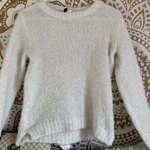 Fuzzy sweater💘